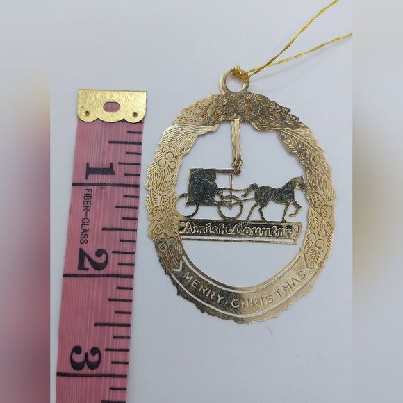 Vintage gold tone Amish Country Merry Christmas Ornament - Picture 5 of 5